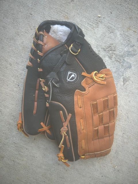 Like New Nike Baseball Glove