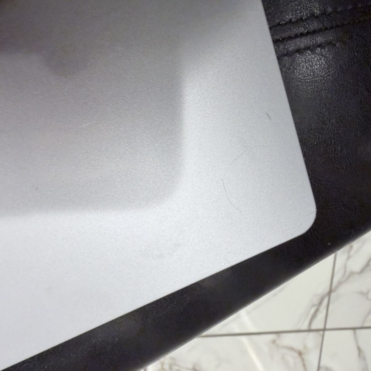 MacBook Air M2 – 16GB RAM, 512GB Storage Nice Condition