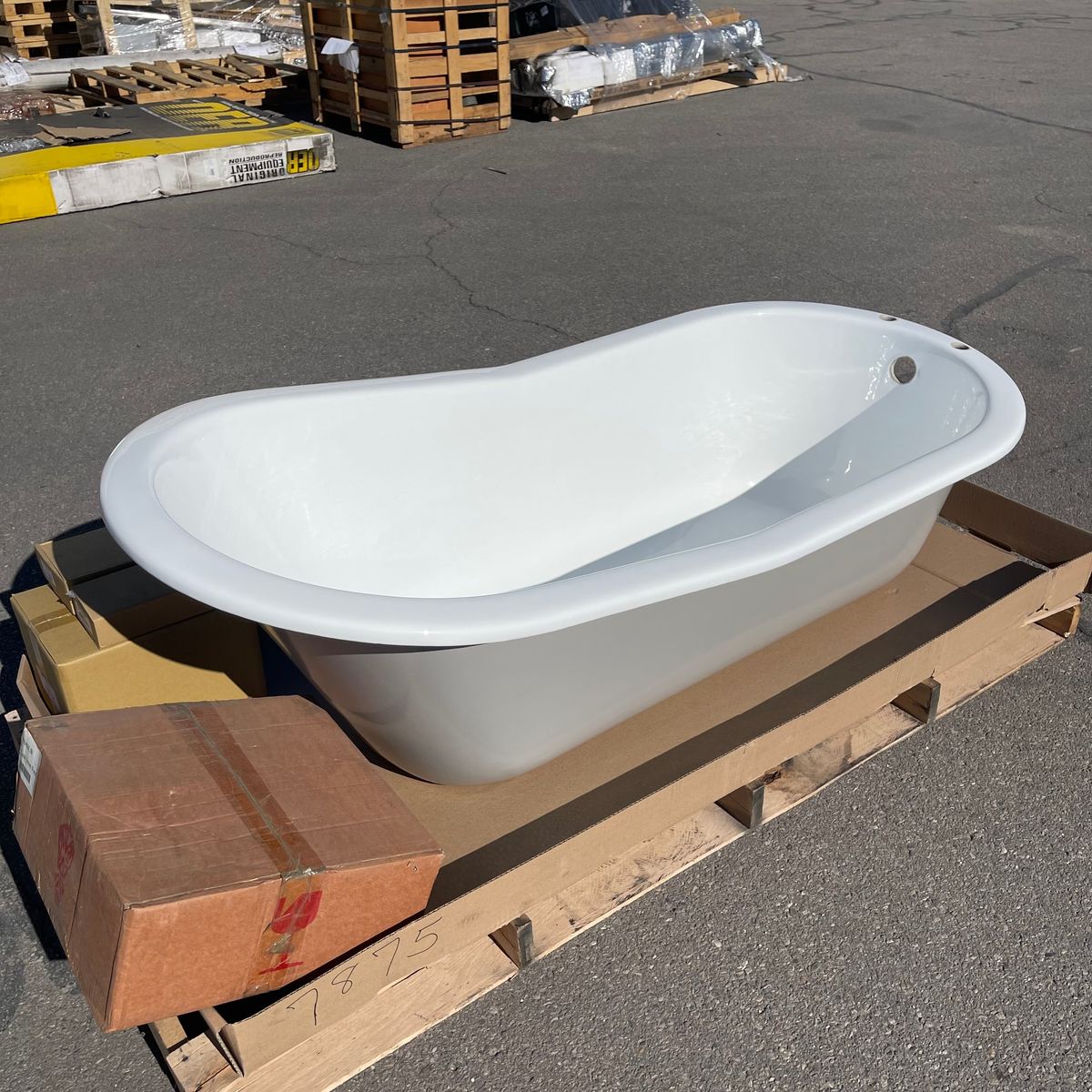 VINTAGE TUB & BATH Free Standing Cast Iron Core Bathtub 67”x30”x23” White & Grey RMN146SORB
