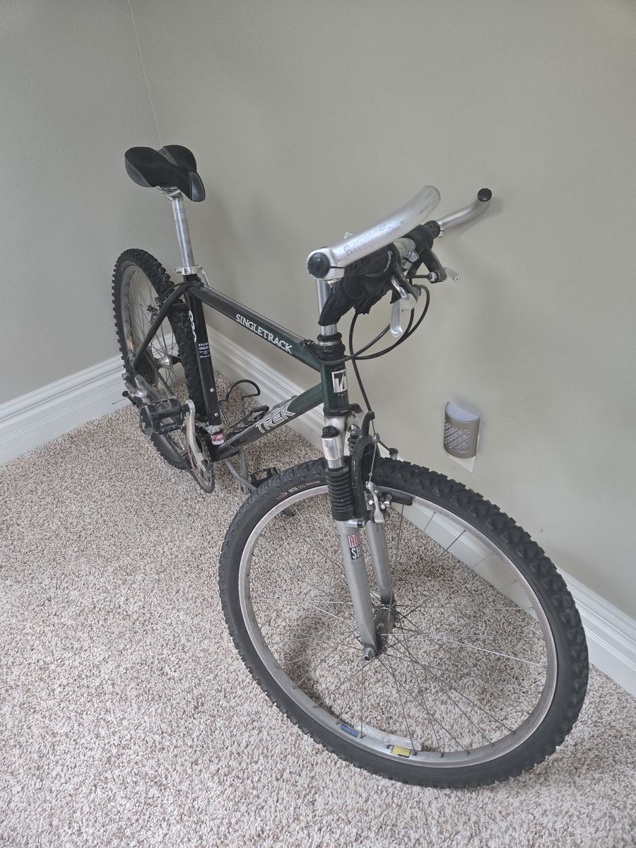 Trek mens mountain bike