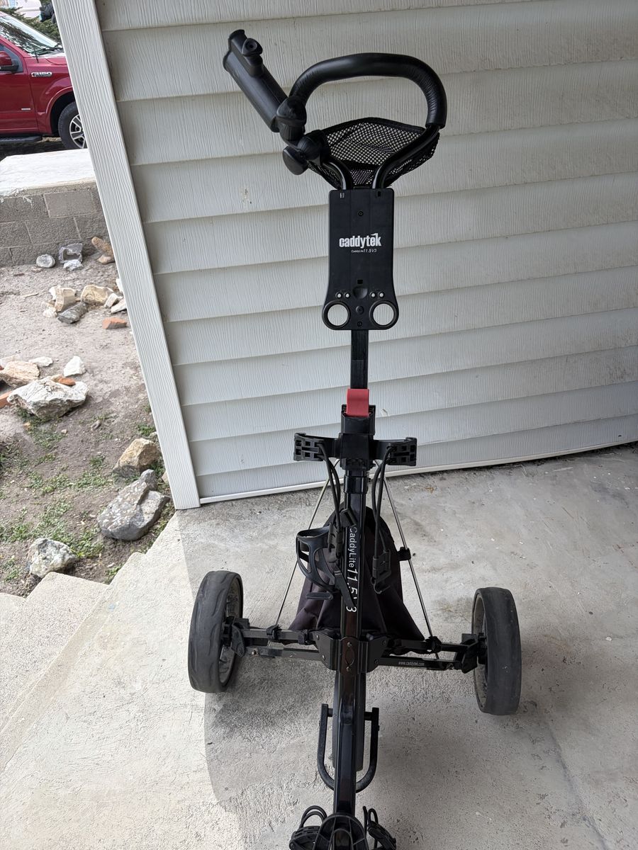 CaddyTek CaddyLite 11.5 V3 easy fold push golf cart