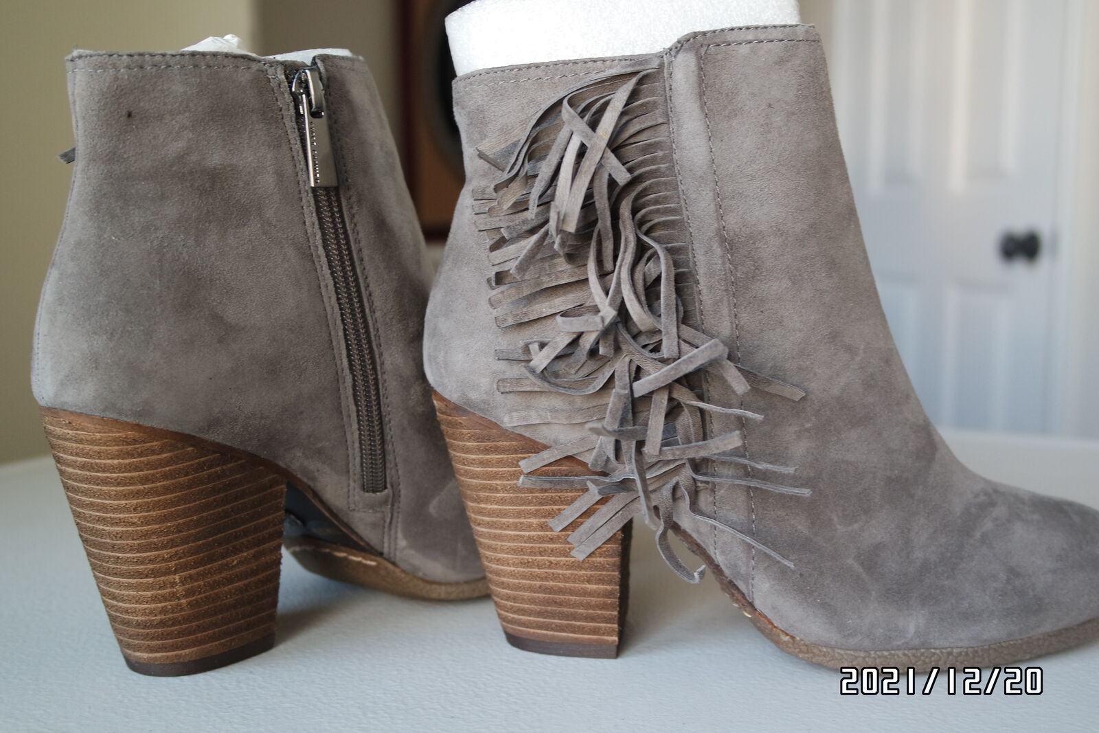 "New" Vince Camuto Moonstone KidSuede 7.5W