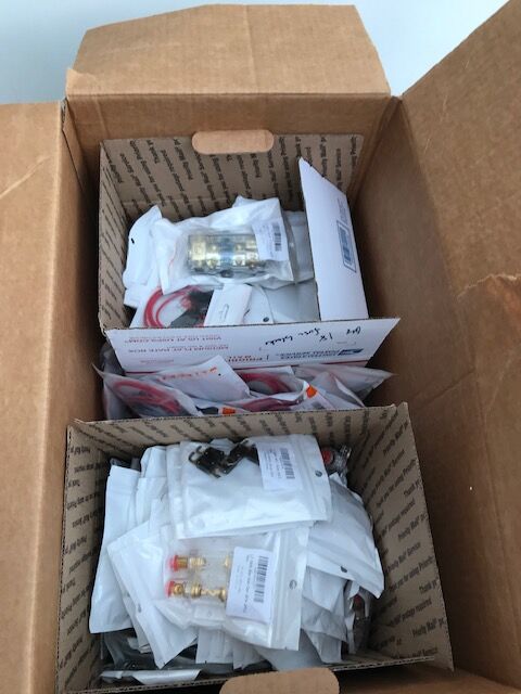 large lot of car audio - Amp fuses,ANL fuse holder,dist. block, fuse socket set