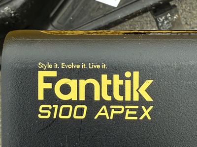 Fanttik Digital Portable Air Compressor / Tire Inflator