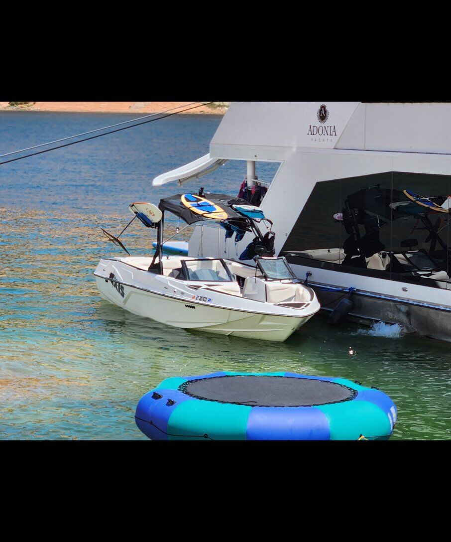 2020 Axis 23.5 foot Surf Boat