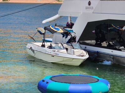 2020 Axis 23.5 foot Surf Boat