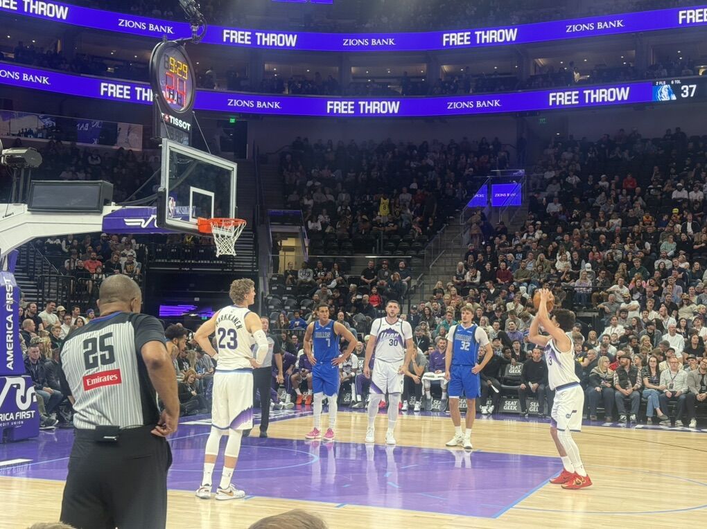 VIP LA Clippers Row C Black Desert Club Utah Jazz