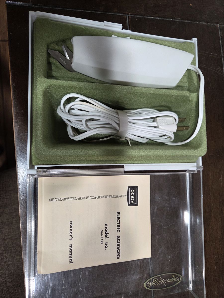 Vintage Sears Electric Scissors Model 344.21971 – Complete with Case & Manual