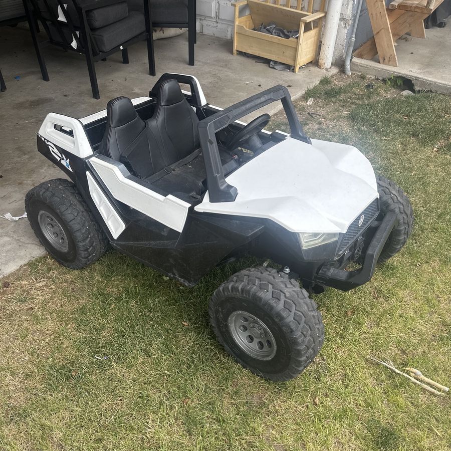 White & Black Kids Ride-On UTV Toy Car, 12V Electric, 2-Seater, Outdoor Play Vehicle *does not run*