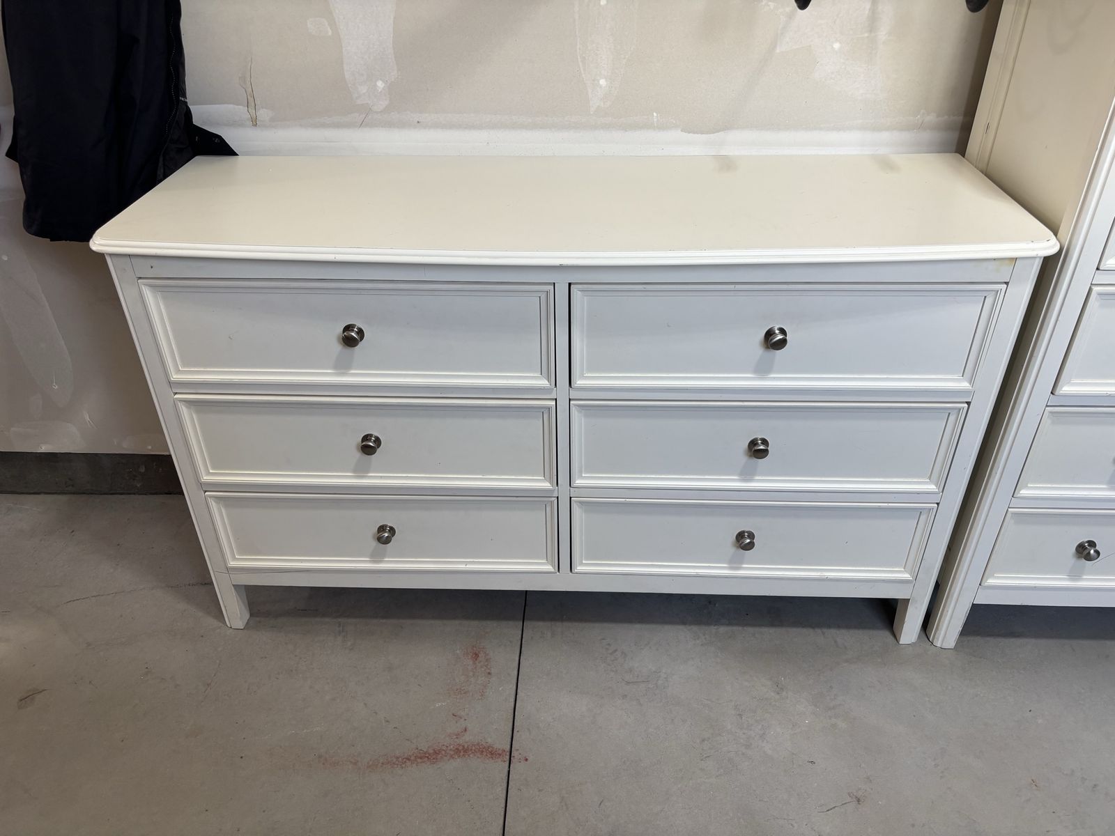 White 6-Drawer Dresser with Silver Knobs - Excellent Condition