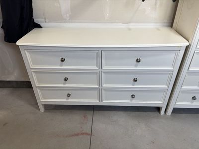White 6-Drawer Dresser with Silver Knobs - Excellent Condition