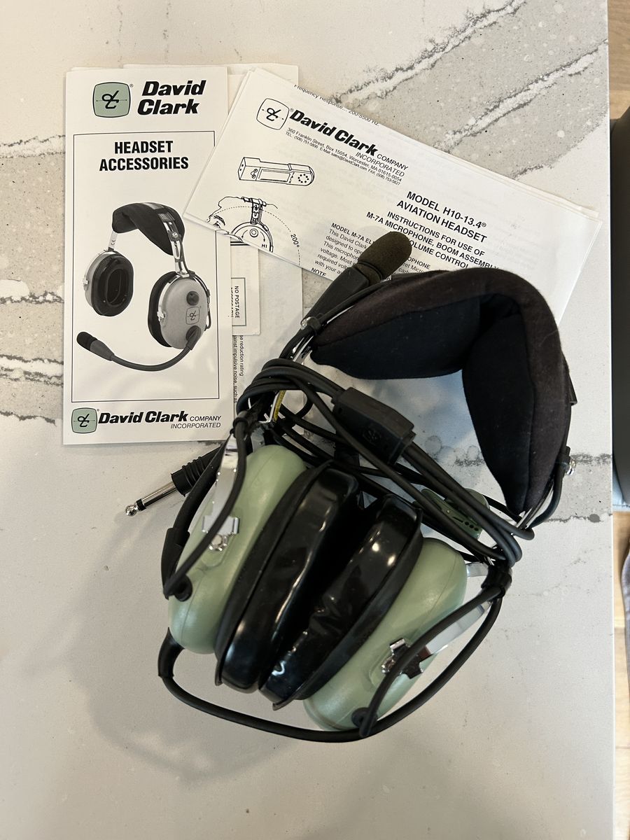 Older David Clark Model H10-13.4