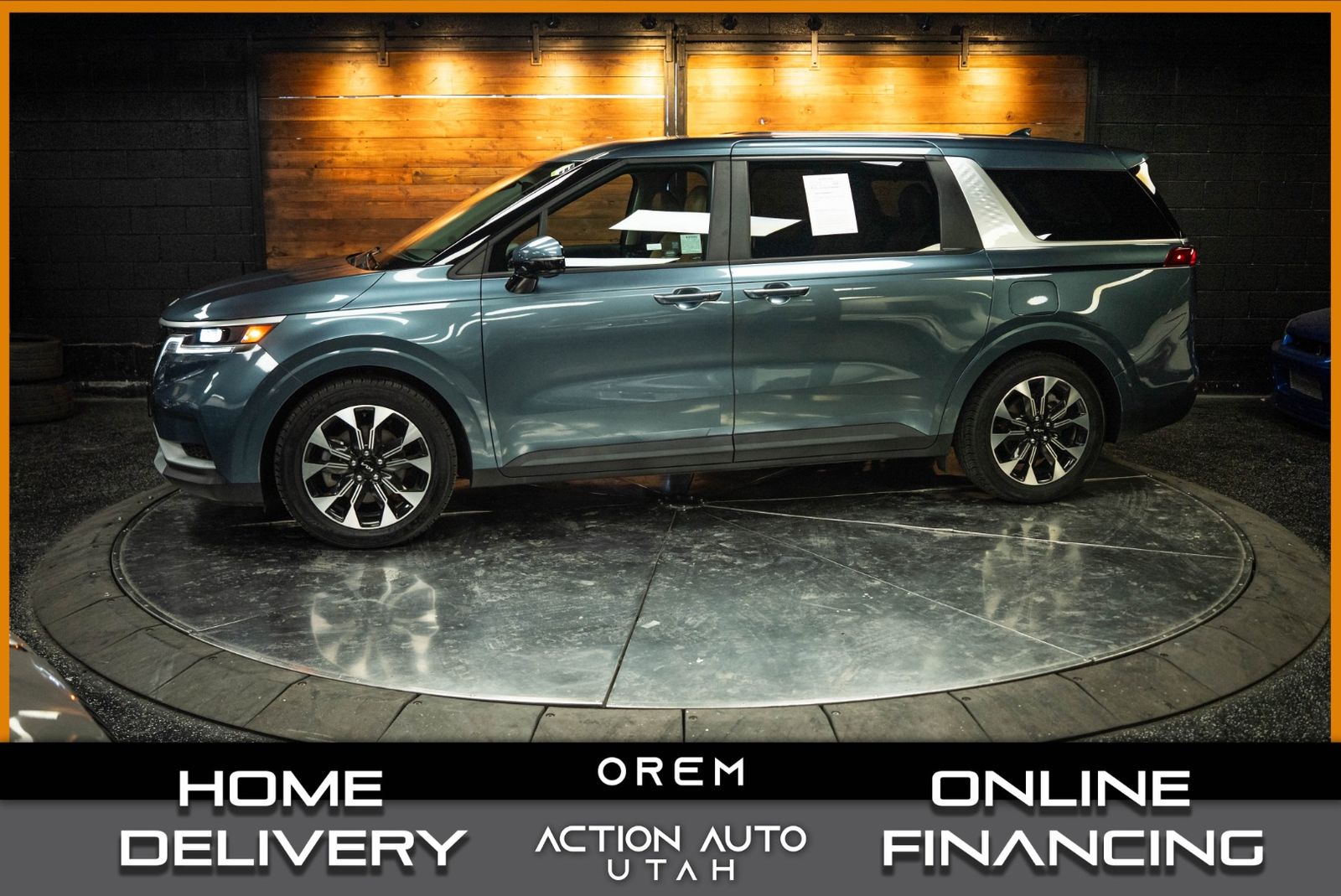 2023 Kia Carnival EX