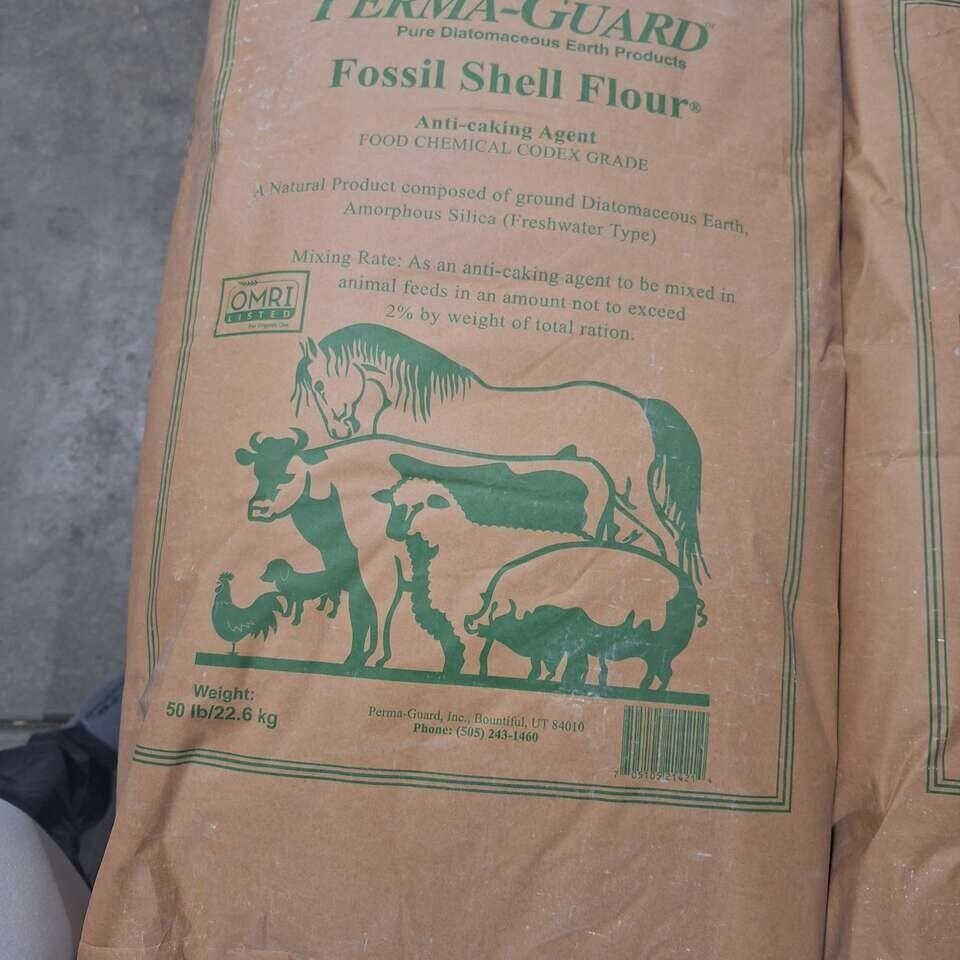 DIATOMACEOUS Earth. Great for Chickens/ animals