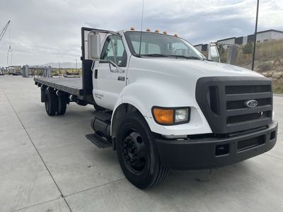 Ford F-650 Super Duty Flatbed Truck - White with Black Bed