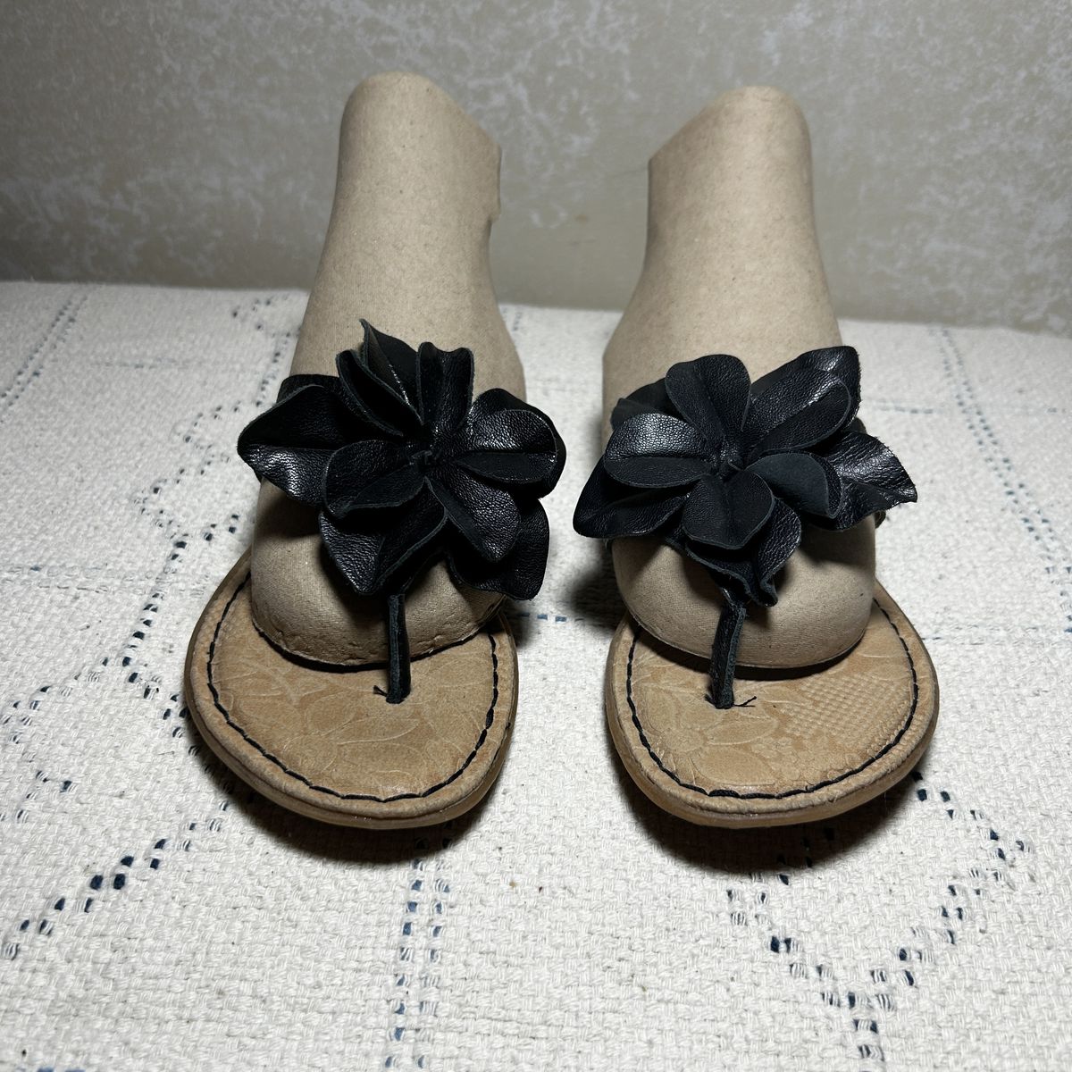 Size 6 NEW Bjömdal Leather Flip-Flop Sandals