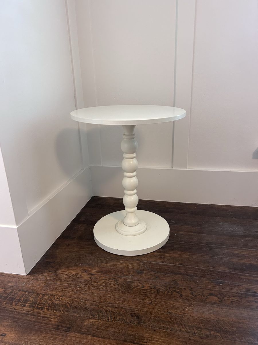Off White Round Pedestal End Table / Accent Table