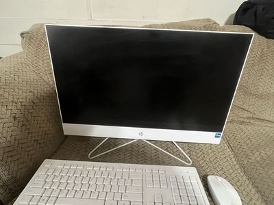 All in one desktop 24 inch screen