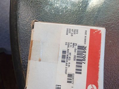 Rectangular Strip Seal for Cummins Engine brand new