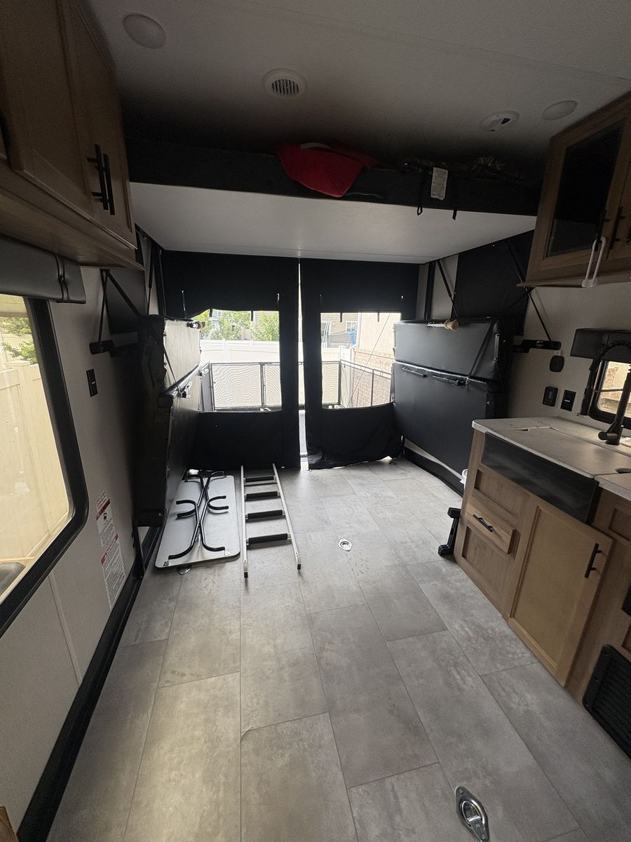 Main image 11