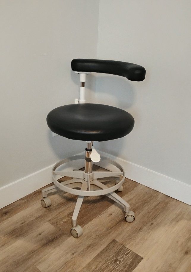 Professional A-dec 422 Dental Assistant Stool/Chair/Seat-Professional Tattoo Artist Chair