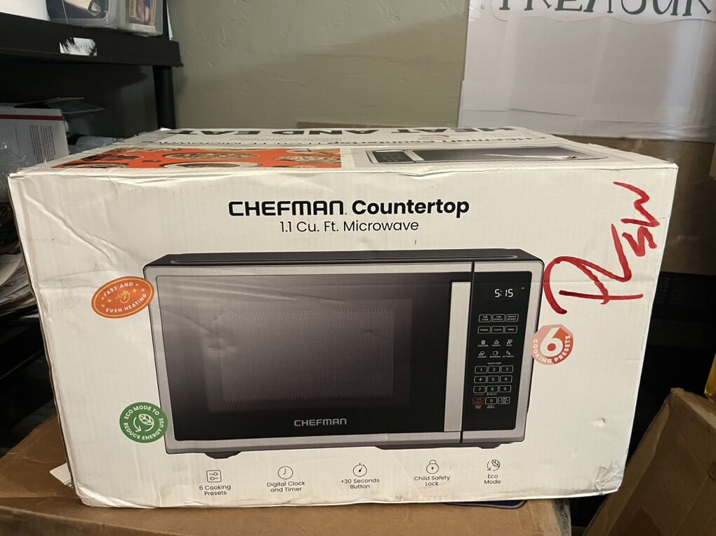 BRAND NEW Microwave 1.1 Cu. Ft. Chefman Countertop
