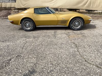 1972 Chevrolet Corvette C3 Stingray Gold Classic American Sports Car