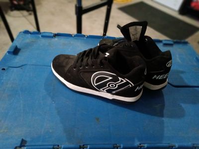 Heelys shoes size 7 boys/girls