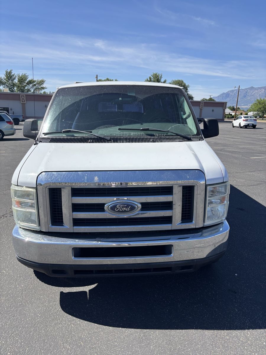 2008 Ford E-350 and Econoline 350 XLT