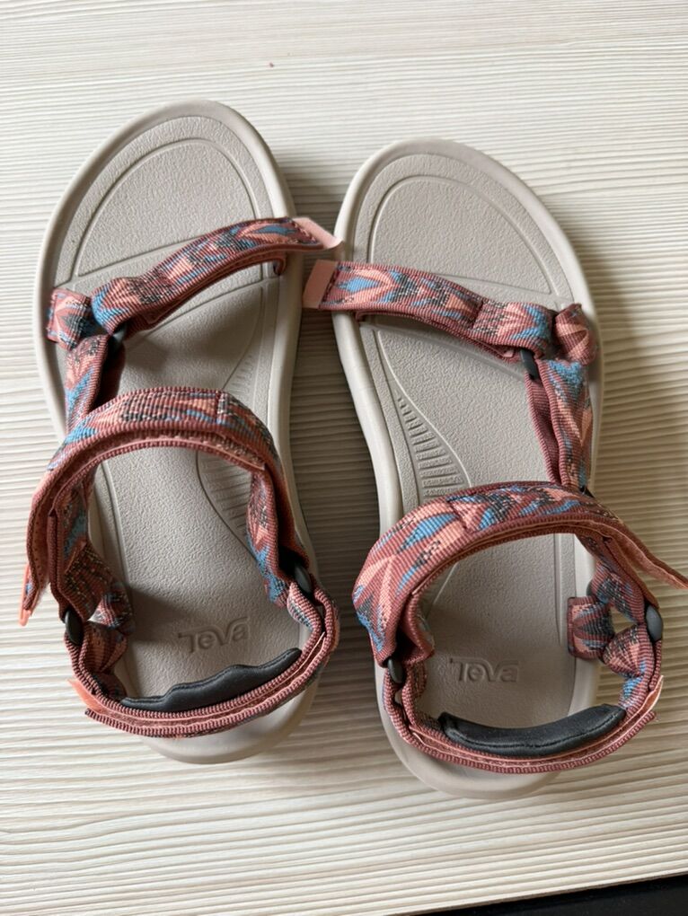 NEW Teva Sandals - Women's 8.5