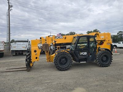 2020 JCB 12,000# 56' Telehandler 2,000hrs
