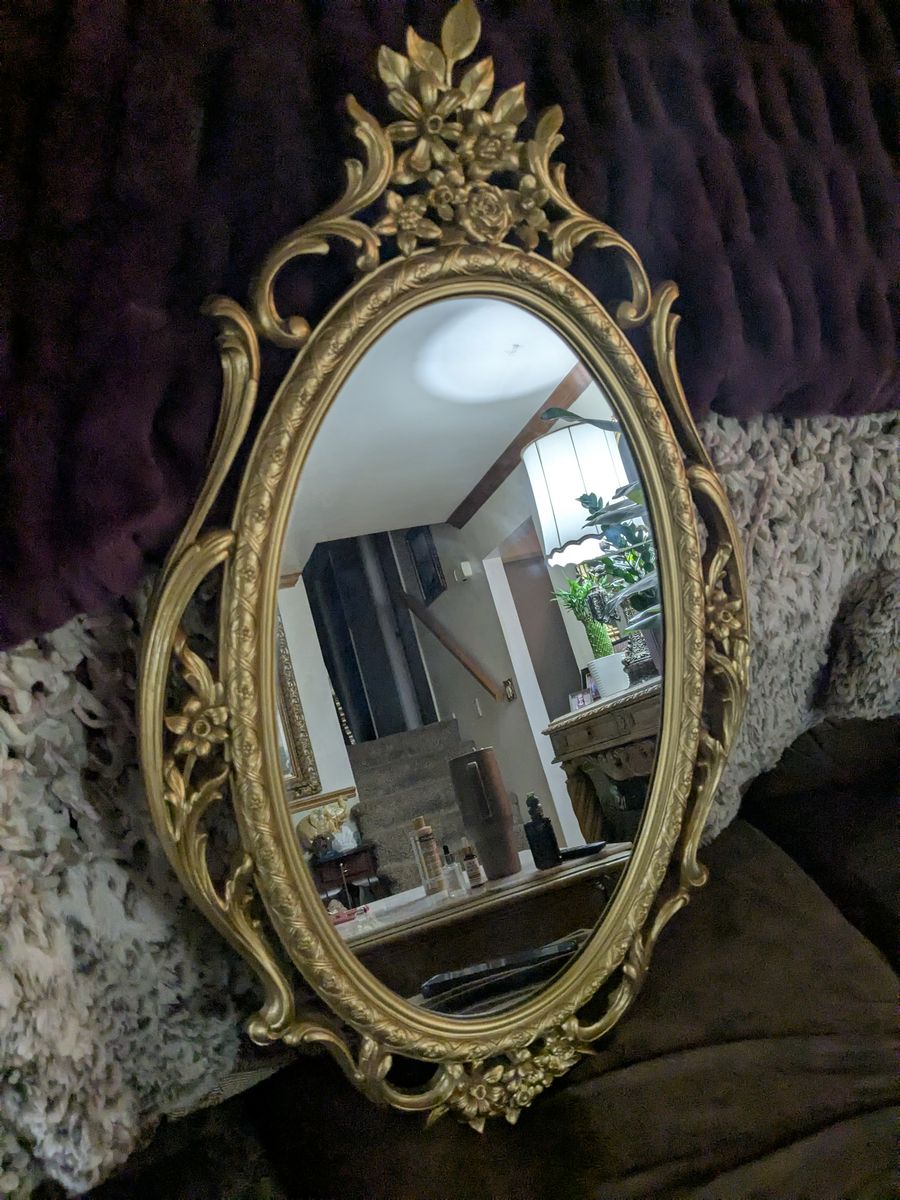 17x26 lovely plastic molded mirror