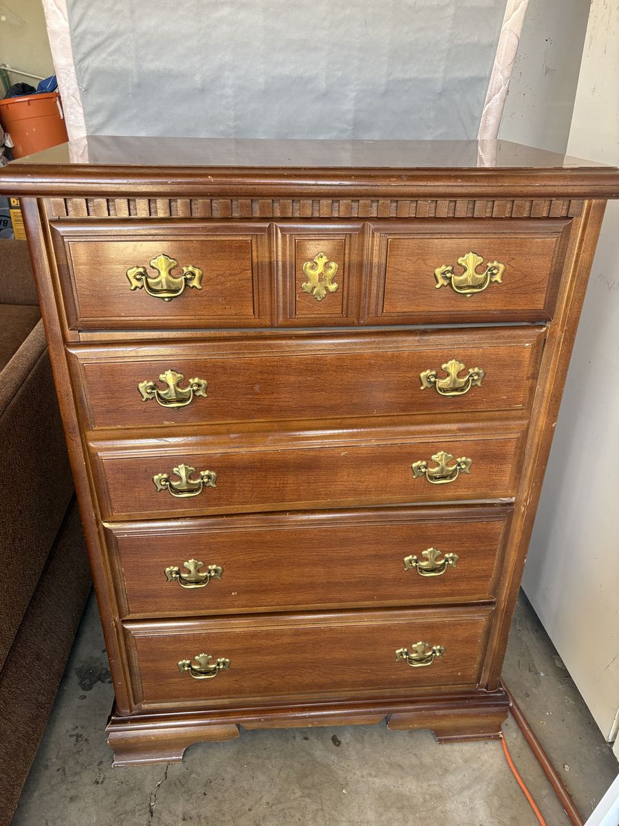 Dresser