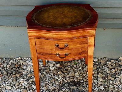 Antique Georgian Mahogany Corner Table