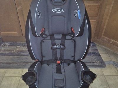 CLEAN! Graco SlimFit 3-in-1 Convertible Car Seat Ultra-Space-Saving Design Darcie Rear Forward- Facing Highback Baby Toddler Kid