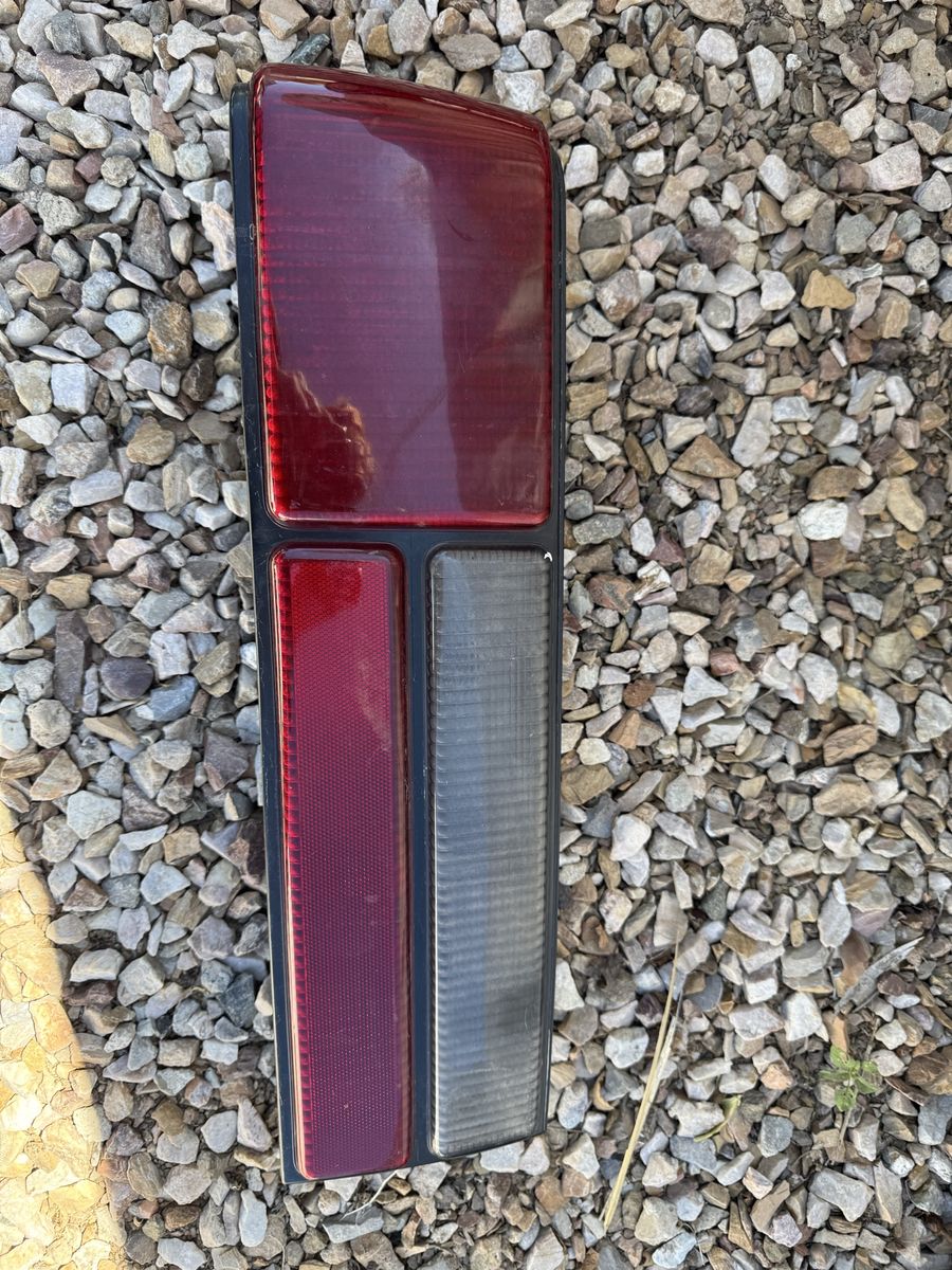 88-93 Ford Mustang Left Tail Light