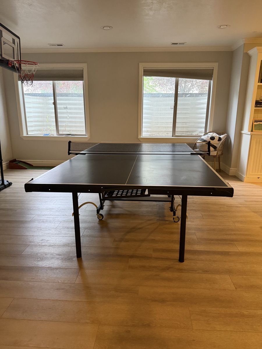 Ping pong table