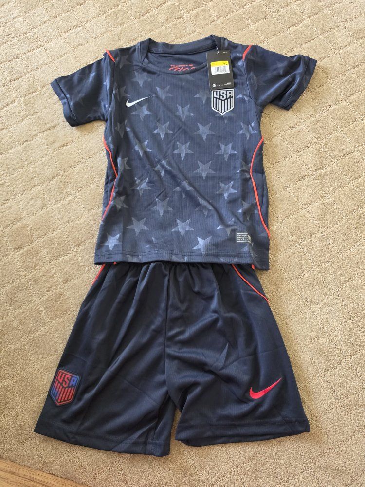 Nike USA Soccer Jersey & Shorts Set - Youth 2-Piece Kit M,L