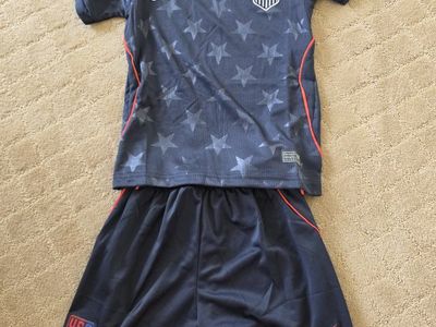 Nike USA Soccer Jersey & Shorts Set - Youth 2-Piece Kit M,L