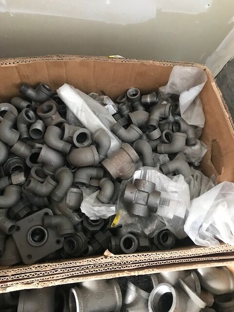 Plumbing 3/4 to 1 1/4 black iron fittings assorted