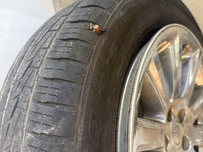 Chrysler 300c stock wheels and tires