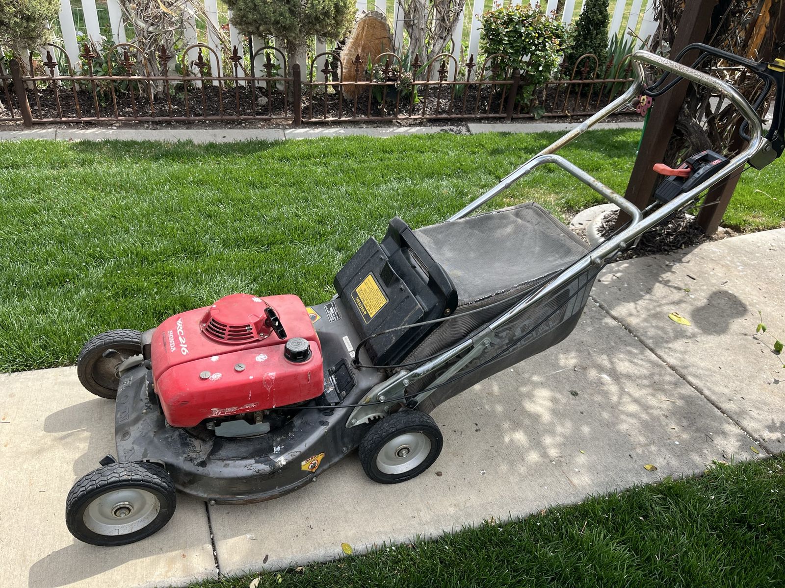 Honda Commercial Lawnmower With Bag