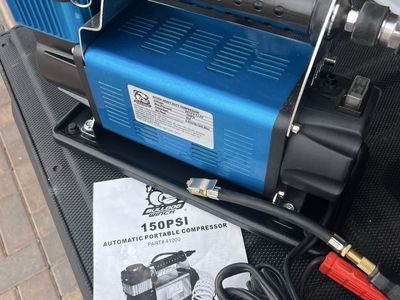 Rugged Ridge 150 PSI Automatic Portable Air Compressor - Part #41000