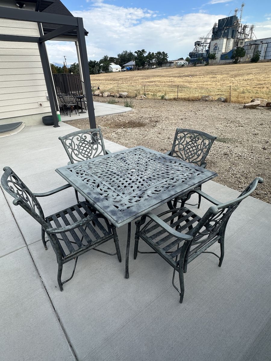 Cast Aluminum Patio Dining Set - Square Table & 4 Chairs - Distressed Grey Finish