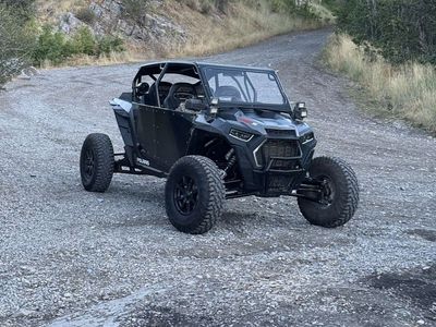 2019 Polaris RZR for rent 5 seats