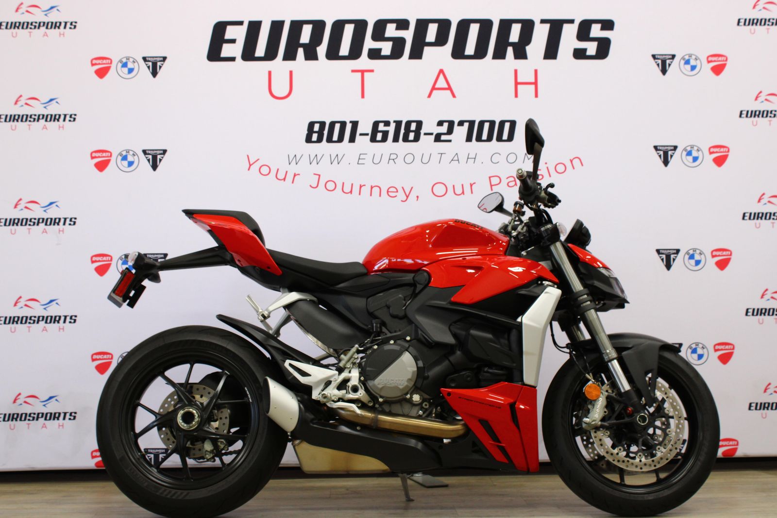 2024 Ducati STREETFIGHTER V2
