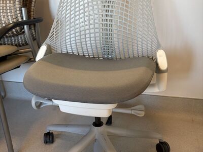 Herman Miller Sayl Chair in Gray Excellent Condition