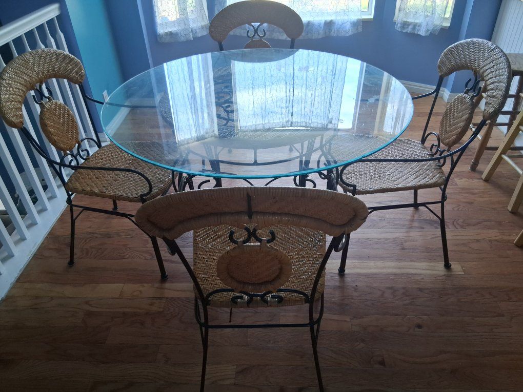 Dining table set - Round Glass Top Table + 4 Chairs