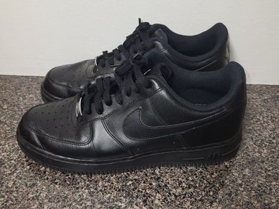 Nike Air Force 1 Low Triple Black Sneakers Men's Size 10