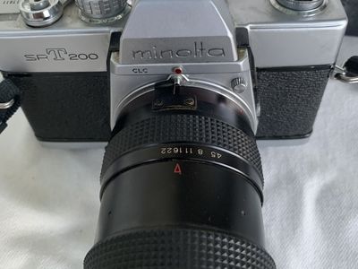 Minolta set 200 35 mm SLR film camera